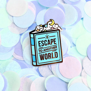 Escape to Another World Book Pin en émail dur Book Lover Gift Reader Metal Accessory Badge - Product Image 5