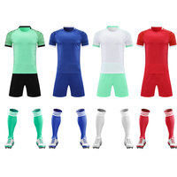 Internationales Fußballtrikot Maßgeschneidertes Fußballshirt Schnelltrocknend 100% Polyester Wärmeübertragungsdruck Für Alle Jahreszeiten