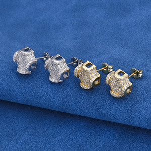 Pendientes de tuerca de moissanita con incrustaciones de rombos, Plata de ley 925, VVS, Faceta princesa, Racimo cuadrado, Aura, Geométricos, Estilo brillante para la oreja - Product Image 3