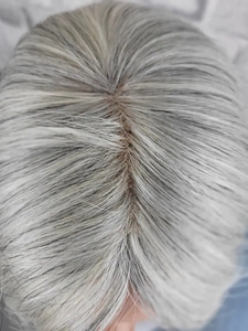 การออกแบบใหม่ Sliver Topper สี<span class=keywords><strong>เทา</strong></span>ผมมนุษย์ฐานผ้าไหมหนังกําพร้ายุโรปชิดชิด Toppers ผมมนุษย์ที่มองไม่เห็นสําหรับผู้หญิง - Product Image 4