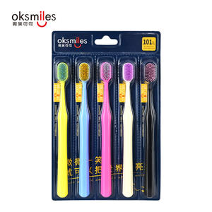 Oksmiles Brosse à dents ergonomique manuelle à poils souples pour adultes, pour usage domestique, modèle Sf1433 - Product Image 3