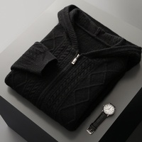 Cardigan zippé à capuche pour homme en laine mérinos 100% avec logo personnalisé OEM, tricot torsadé, texture jacquard, coupe ample, pull d'hiver tricoté