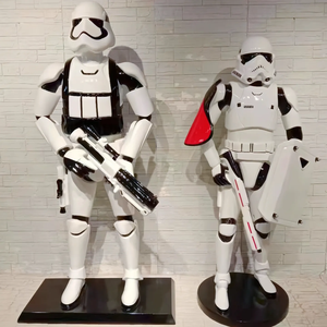 Famoso personaje de la película Esculturas de fibra de vidrio de Stormtroopers, 1:1 Esculturas de tamaño real con armadura y un <span class=keywords><strong>Blaster</strong></span> de <span class=keywords><strong>E</strong></span>-<span class=keywords><strong>11</strong></span> - Product Image 2