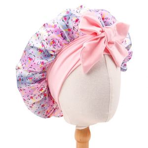 Bonnet personnalisé pour enfant avec logo, large, à marque privée, imprimé, en satin, pour la nuit, avec bande élastique en soie pour cheveux - Product Image 1