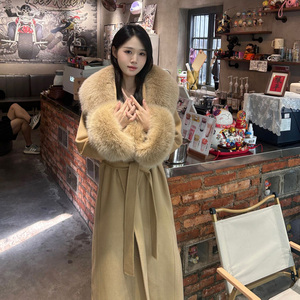 Cappotto Lungo Invernale Elegante da <span class=keywords><strong>Donna</strong></span> in Lana e Cashmere a Doppia Faccia con Collo in Vera Pelliccia di Volpe, Design Vintage, Colore Marrone Maillard - Product Image 3