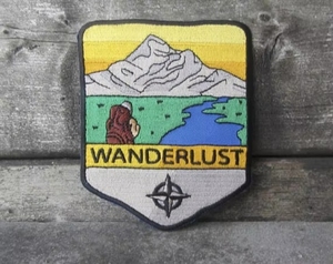 Patch Ricamata Bussola <span class=keywords><strong>da</strong></span> Montagna Wanderlust, Distintivo Scenico Naturale per Giacca, Campeggio, Escursionismo, Viaggi e Avventure - Product Image 1