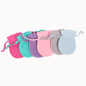 Nouvelle vente en gros <span class=keywords><strong>2026</strong></span>, pochette à bijoux en microfibre de suède rose clair personnalisée, emballage cadeau pour collier en coton avec votre logo - Product Image 3