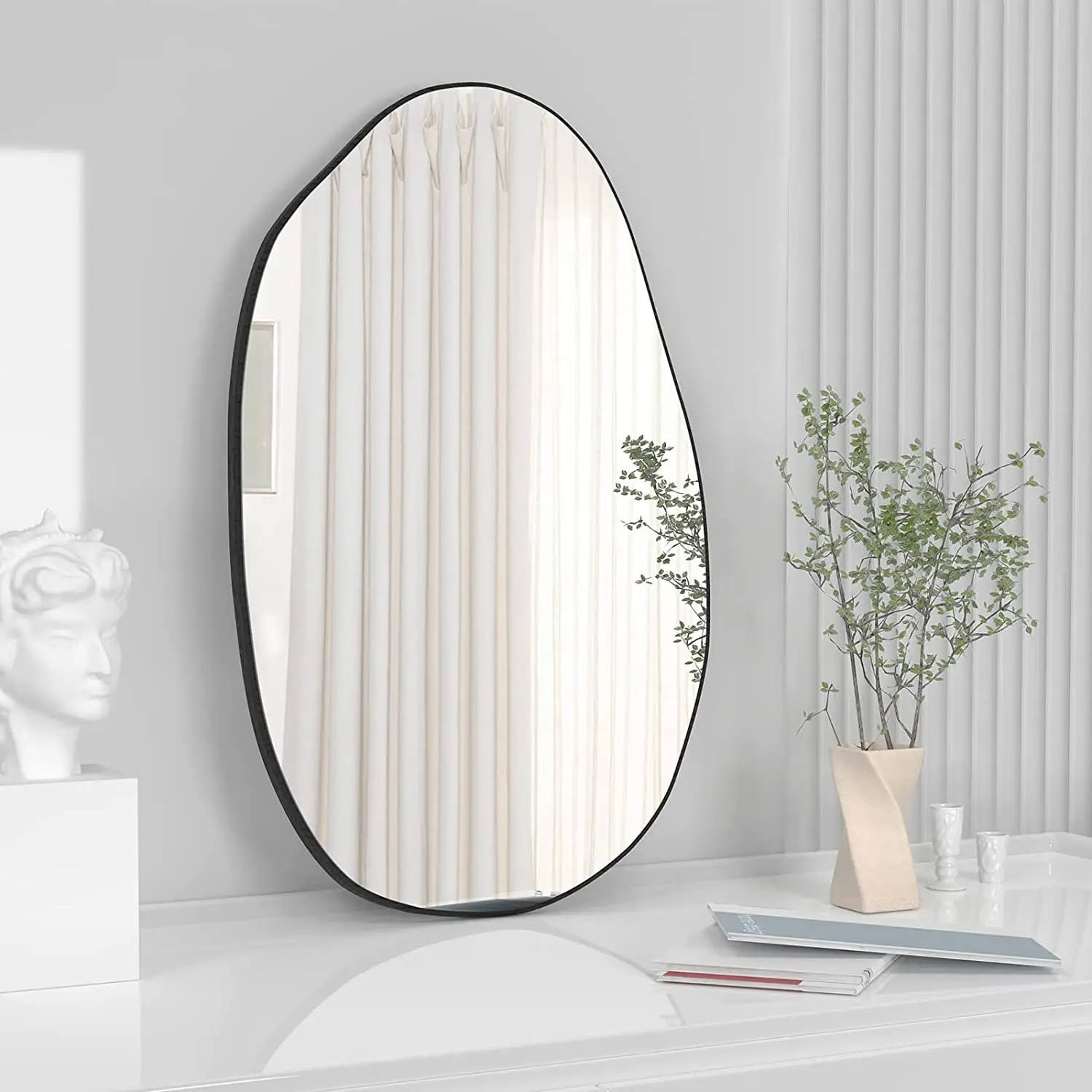 Moderner unregelmäßiger Wand spiegel mit Holzrahmen Asymmetrischer Körpers piegel Großer Kosmetik spiegel für die Wand dekoration