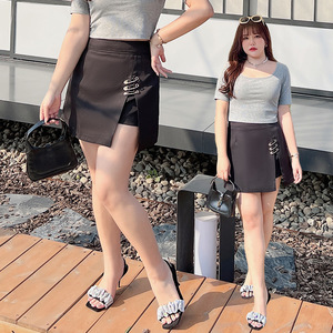 Jupe taille haute pour femmes grandes tailles N7519, noire, en polyester, avec broches et boucles, style mature et sophistiqué - Product Image 1