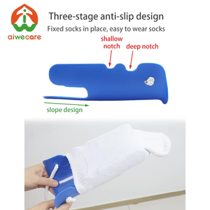 Aiwecare Aide <span class=keywords><strong>à</strong></span> la mise et au retrait des chaussettes <span class=keywords><strong>pour</strong></span> <span class=keywords><strong>personnes</strong></span> âgées - Aide <span class=keywords><strong>à</strong></span> la mise des bas sans se pencher avec poignées en mousse - Product Image 2