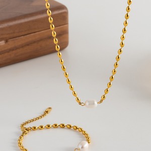 Collar de Perlas Yueli con Cadena de Cuentas Doradas y Perlas Blancas de Agua Dulce para Uso Diario Femenino - Product Image 2