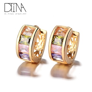 <span class=keywords><strong>Orecchini</strong></span> a Cerchio Ovali DTINA <span class=keywords><strong>in</strong></span> <span class=keywords><strong>Oro</strong></span> Giallo con Doppia Gemma, Eleganti per Signore - Product Image 1