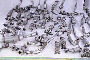 Convertidores catalíticos del sistema de escape de alto flujo de piezas de automóvil para <span class=keywords><strong>Bmw</strong></span> E39 <span class=keywords><strong>E46</strong></span> E53 X5 Auto Catalyst para automóvil - Product Image 6