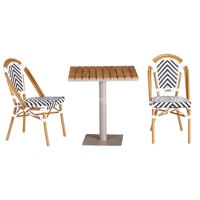 Ensemble de meubles de jardin et d'extérieur de luxe : table et chaise monobloc tressées en forme de V pour restaurant