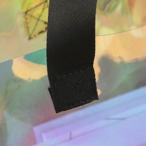 Bolsa de Compras de PVC Holográfica Transparente de Alta Calidad con Diseño de Película Láser Colorida y Logotipo Personalizado - Product Image 4