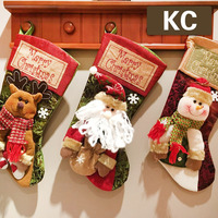 Chaussettes de Noël 2025 mignonnes en cuir et peluche à carreaux rouges et verts, motifs personnalisés Père Noël et Bonhomme de neige