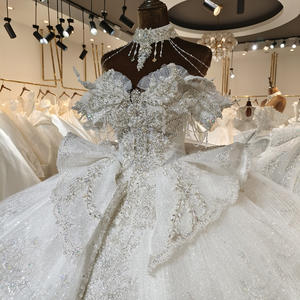 Vestido de Novia Moderno de Princesa con Escote en V, Estilo Sirena/Trompeta, Espalda Descubierta, Cola de Capilla, Apliques de Perlas y Lentejuelas, LSML002 - Product Image 1