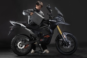 Moto 120 km/h 18 kW Moteur DOT EURO5+ EEC/COC Moto de route pour adultes VMX10S Autonomie 120 km ADV - Product Image 2