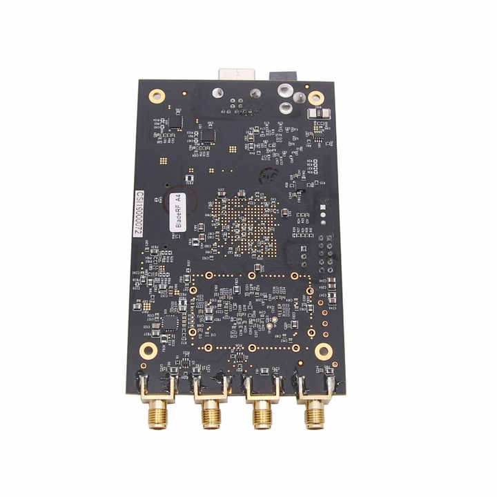 ソフトウェア無線bladeRF2.0 micro A4