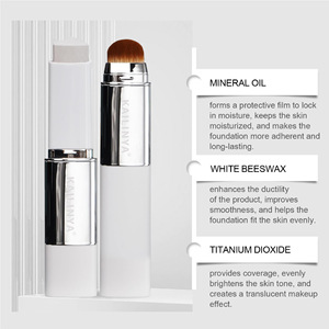 Base de Maquillaje Líquida con Filtro que Mejora la Tez, con Efecto Blanqueador Duradero para un Aspecto Radiante y una Tez Más Luminosa - Product Image 3