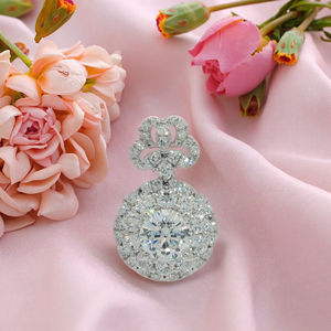 ตัวเรือนจี้ทองคำ 18K หรูหรา ขนาด 6.5 มม. แบบไม่มีลายตรงกลาง สำหรับใส่จี้รูปดอกไม้ พร้อมฐานแบบกรงเล็บ เหมาะสำหรับทำจี้เป็นของขวัญ - Product Image 1