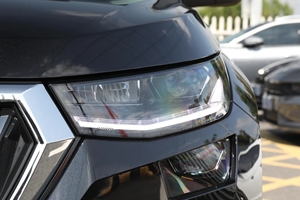 Voiture d'occasion Skoda <span class=keywords><strong>Kodiaq</strong></span> 330TSI 5 places 2WD Power Edition 2025 – SUV familial intermédiaire – Exportation mondiale en gros - Product Image 3