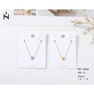 Bracelet de cheville en acier inoxydable avec lettre W Angelina, breloque alphabet minimaliste, bijou tendance pour femme, cadeau - Product Image 1