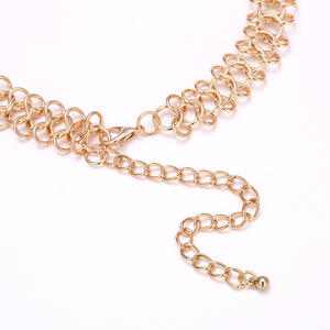 Collar de Cadena Metálica Geométrica a la Moda, Color Dorado, para Fiestas, Aleación de Zinc, Diseño en Forma de Ola y U - Product Image 4