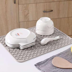 Silicone Draining Mat Rectangle Waterproof Kitchen Sink Protector Drying Mat For Cutlery And Dishware - Product Image 1