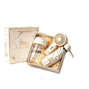 Caja de Regalo Personalizada con Taza Portátil, Ventilador de Mano y Paraguas Plegable para Recuerdos de Boda y Regalos para Invitados - Product Image 1