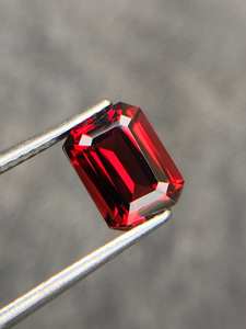 Naturel 2.35 Carat Asscher Cut Rouge Grenat 8mm Émeraude Du Mozambique Pierres Précieuses En Vrac avec Coussin Ovale Coupe Caractéristiques pour Bijoux - Product Image 3