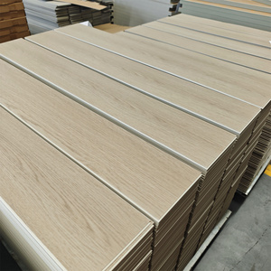 Planches de revêtement de sol en vinyle SPC de haute qualité pour intérieur, durables, épaisseur de 4 mm à 8 mm, imperméables, design moderne, <span class=keywords><strong>couche</strong></span> anti-usure pour maisons de luxe - Product Image 1