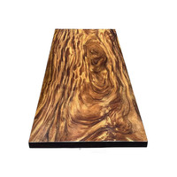 Table à manger en bois massif d'Amérique du Sud avec plateau en résine, design européen, pour la maison et l'hôtellerie