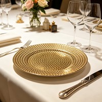 Assiettes de présentation de luxe dorées brillantes martelées incassables de 13 pouces, directement de l'usine, pour banquets, hôtels et traiteurs