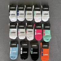 Chaussettes de sport en nylon épaissies OEM 2026 pour le basketball, absorption de la transpiration, douces, personnalisables pour les entreprises, clubs et personnalisation privée