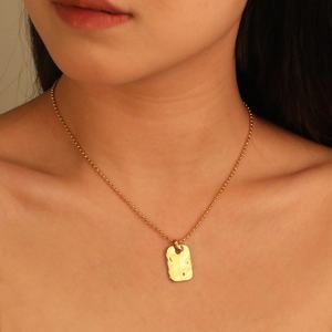 Collier personnalisé gravé sur mesure en gros, bijoux en acier inoxydable plaqué or 18 carats, collier pendentif chaîne à perles carrées - Product Image 1