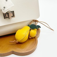 Echt lederen fruit-peerhanger Eerste laag plantaardig gelooide koeienhuid tasbedel Leuke schattige sleutelhanger Instagram-stijl ornament