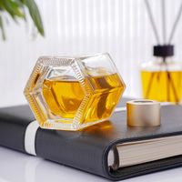 Bouteille d'aromathérapie hexagonale en verre transparent unique en gros, flacon vide avec bâtonnets