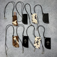 Pochette élégante pop-punk à crochets croisés à suspendre au cou, accessoire portable pour rouge à lèvres ou petit pendentif à suspendre au cou