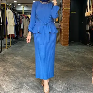 サプライヤーカスタムファッションイスラム服トルコ控えめな最新デザインプリーツドレス女性のためのイスラム教徒控えめなイスラム教徒のドレス