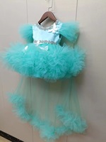 Robes de demoiselle d'honneur, robes de petite fille à paillettes et bouffantes, robes de communion, robes de concours, robes de fête d'anniversaire, robes de bal en tulle