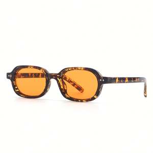 Gafas de Sol Ovaladas Negras Retro Modernas 2025 con Logotipo Personalizado, Gafas de Sol Cuadradas con Marco Pequeño y Protección UV400 para Hombre y Mujer - Product Image 6