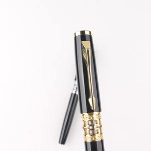 ปากกาโลหะแบบมีร่องลายโลโก้สั่งทำพิเศษ สีดำโรสโกลด์ สำหรับเป็นของขวัญธุรกิจใหม่ - Product Image 3