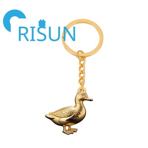 Llavero de metal esmaltado 3D personalizado al por mayor con diseño de pato mallard, ganso, patito, pez de estanque, animal de granja, pájaro y aves acuáticas - Product Image 4