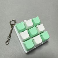 Prix usine en plastique Led lumière mécanique Keycap porte-clés Fidget Clicker clavier porte-clés soulagement du Stress jouets de décompression