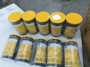 Graisse lubrifiante polyvalente Kluber PARALIQ <span class=keywords><strong>GA</strong></span> 351 pour pistons doseurs dans les machines de remplissage et de scellage de gobelets 1KG - Product Image 5