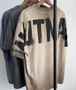 تي شيرت رجالي منسوج من القطن مطرز بالأسى مقاس كبير مناسب بنمط عالي فضفاض متعدد الألوان - Product Image 1