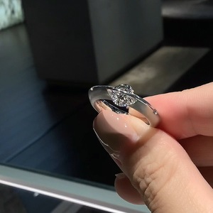 Anillo de Plata de Ley S925 con Diamantes, Diseño de Estrellas Cósmicas, Giratorio, Sensación de Lujo de Alta Gama, Mozambique, Individual - Product Image 1