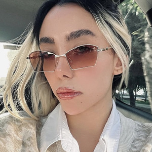 Phổ biến Punk kim loại đa giác khung phụ nữ kính mát <span class=keywords><strong>2025</strong></span> sang trọng hình ngôi sao thiết kế người đàn ông Sunglass bên đi du lịch nữ kính - Product Image 1