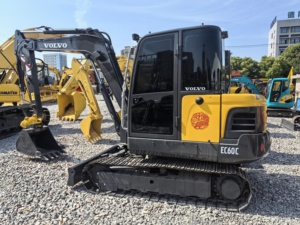 <b>Used</b> Volvo EC60 Mini <b>Excavator</b> in Good Condition 6ton-25ton Operating Weight Imported Engine PLC Hydraulic Pump Auger Breaker - Product Image 2